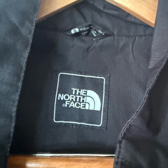 The North Face Women’s Jacket – Size Small, Detachable Hood & Zip Pockets - Picture 2 of 6